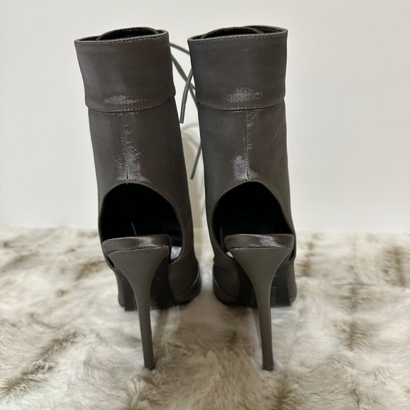 * So Me Grey Satin Lace Up Pointy Toe Ankle Boots 4 1/2" Stiletto Heels - Picture 6 of 7
